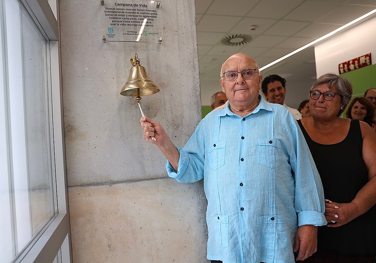 Domingo Blanco toca la campana tras superar un cáncer de próstata: «La sonrisa es muy importante»