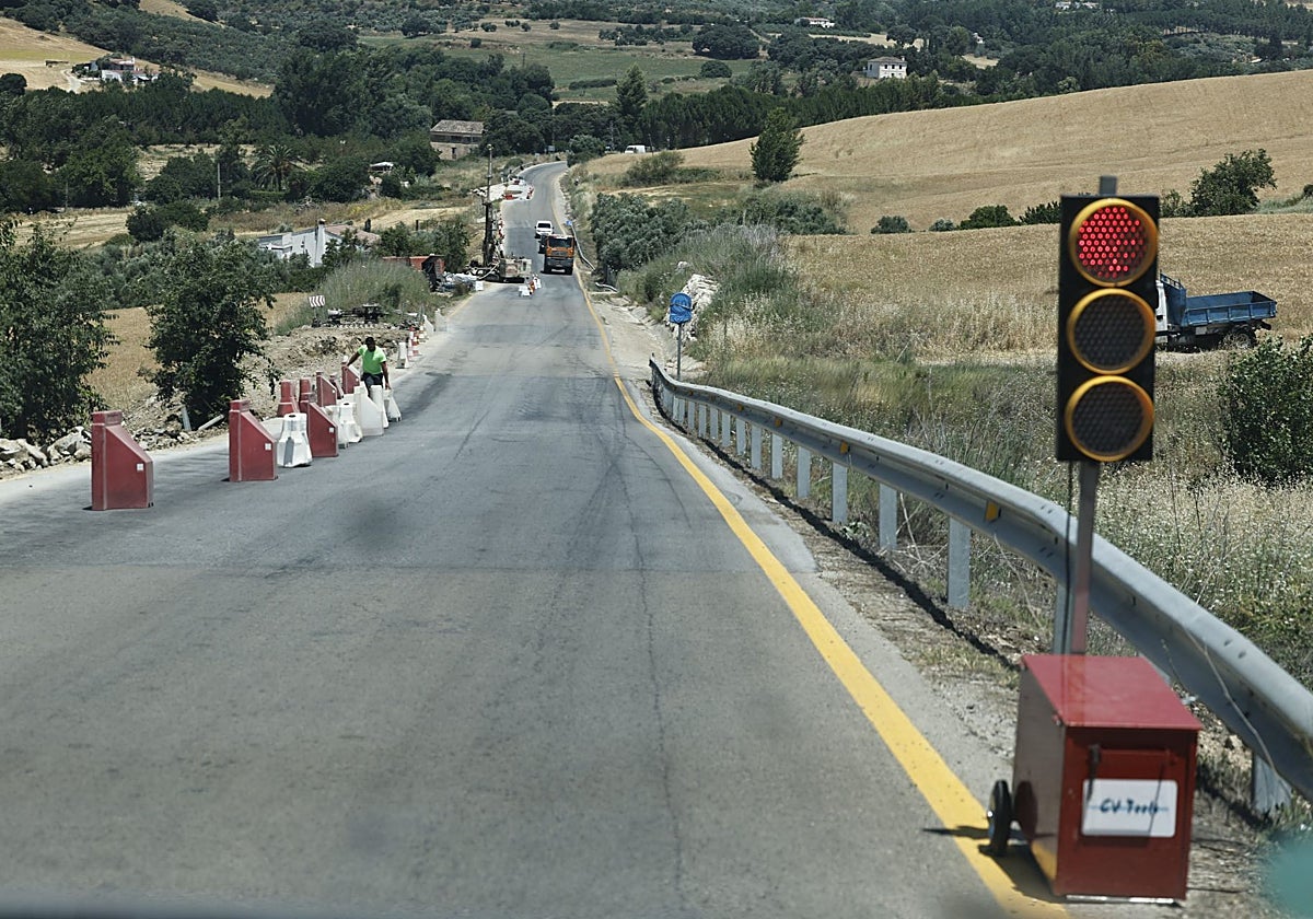 La carretera entre Ronda y Benaoján entra ya en obras para frenar sus deslizamientos