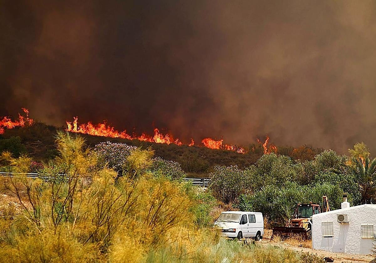 Muere una de las mujeres heridas en el incendio de Los Gallardos, que suma 14 víctimas mortales