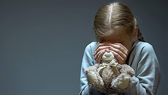 Condenada una madre por prostituir a sus hijas de solo 5 y 9 años en Almería