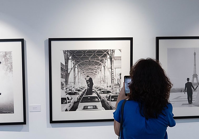 Imagen principal - Rodney Smith preparaba las fotografías pero buscaba el momento preciso.