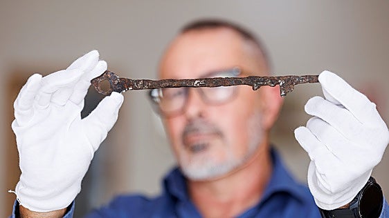 El enigma de la llave nazarí que apareció en una maleta del rastro de Benalmádena