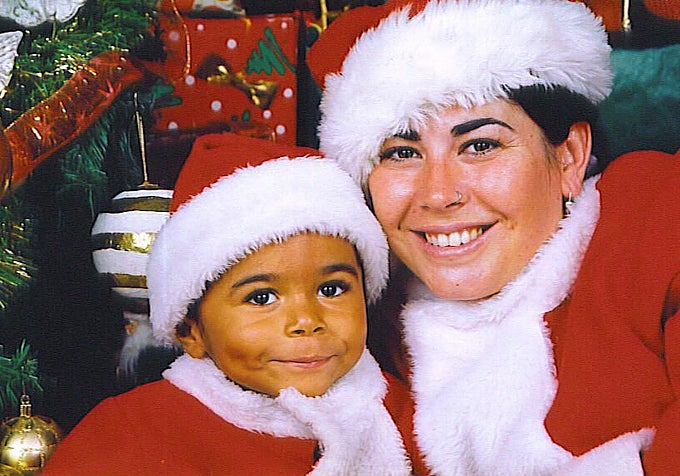 Anthony, de pequeño con su madre, Zoila.