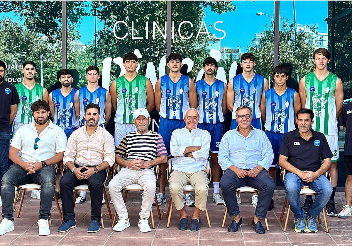 Puesta de largo de un Rincón Dental Axarquía que debuta esta temporada en la Tercera FEB
