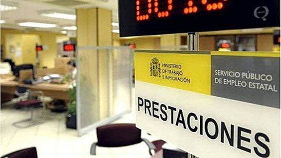 El SEPE deja sin prestación a un parado por cruzar solo unas horas a Marruecos: el pasaporte delató su escapada