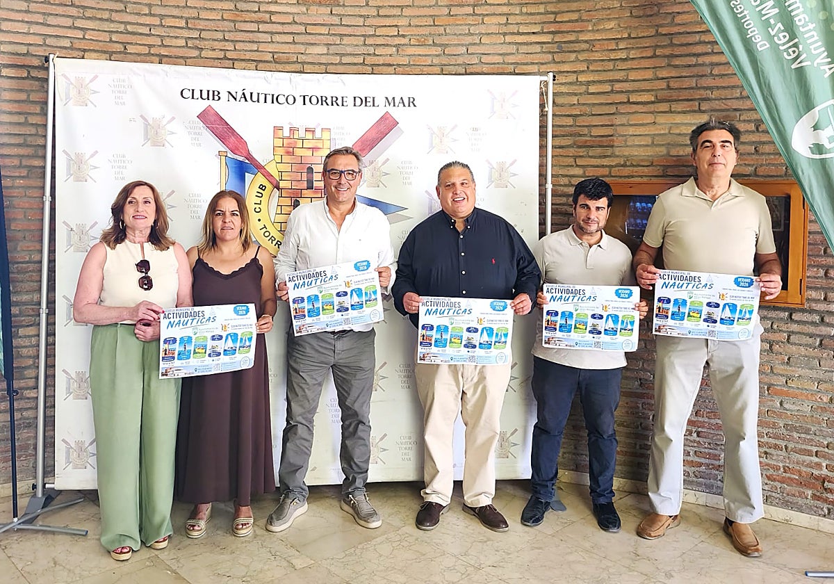 La Escuela Náutica de Torre del Mar estrena verano con vela, kayak y paddle surf | Diario Sur