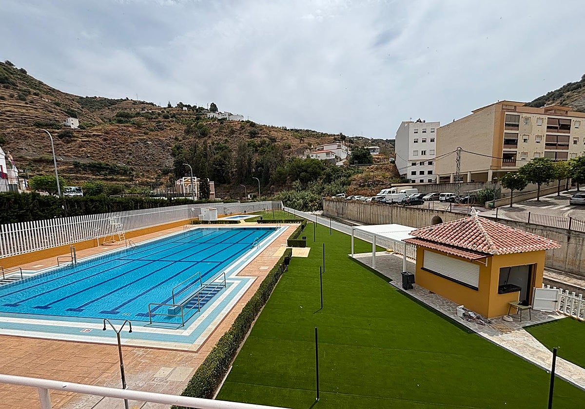 Restos fecales obligan a cerrar durante 24 horas la piscina municipal de Algarrobo