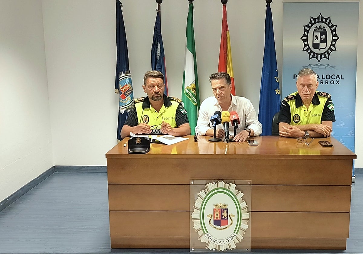 Torrox abre 15 expedientes por vertidos y amenaza con superar cien multas este verano