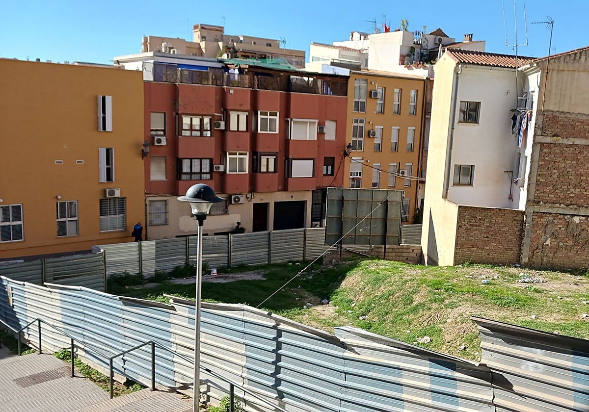 Solar de la calle Parras en el que están previstas 28 viviendas protegidas.