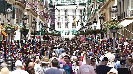 Cuarta jornada de la Feria de Málaga en el Centro y en real