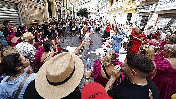 Ambiente durante el quinto día de la Feria de Málaga