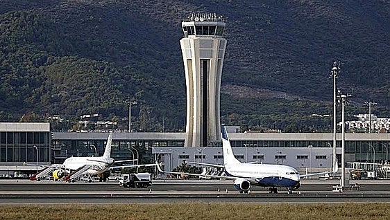 Código Pan-Pan en el aeropuerto de Málaga: un vuelo, obligado a regresar por un problema con el tren de aterrizaje
