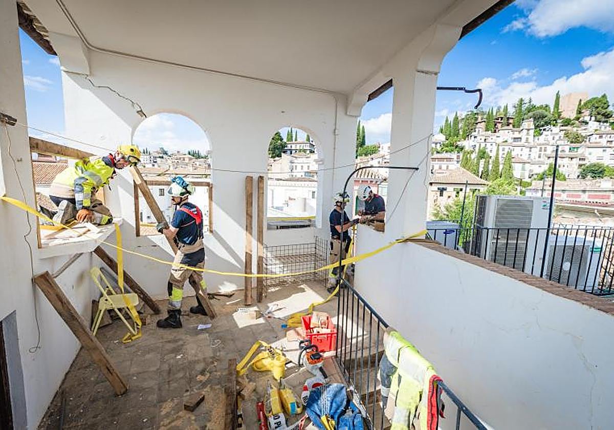 Ni el ascensor ni colocarse bajo el marco de una puerta: cómo se debe actuar ante un terremoto