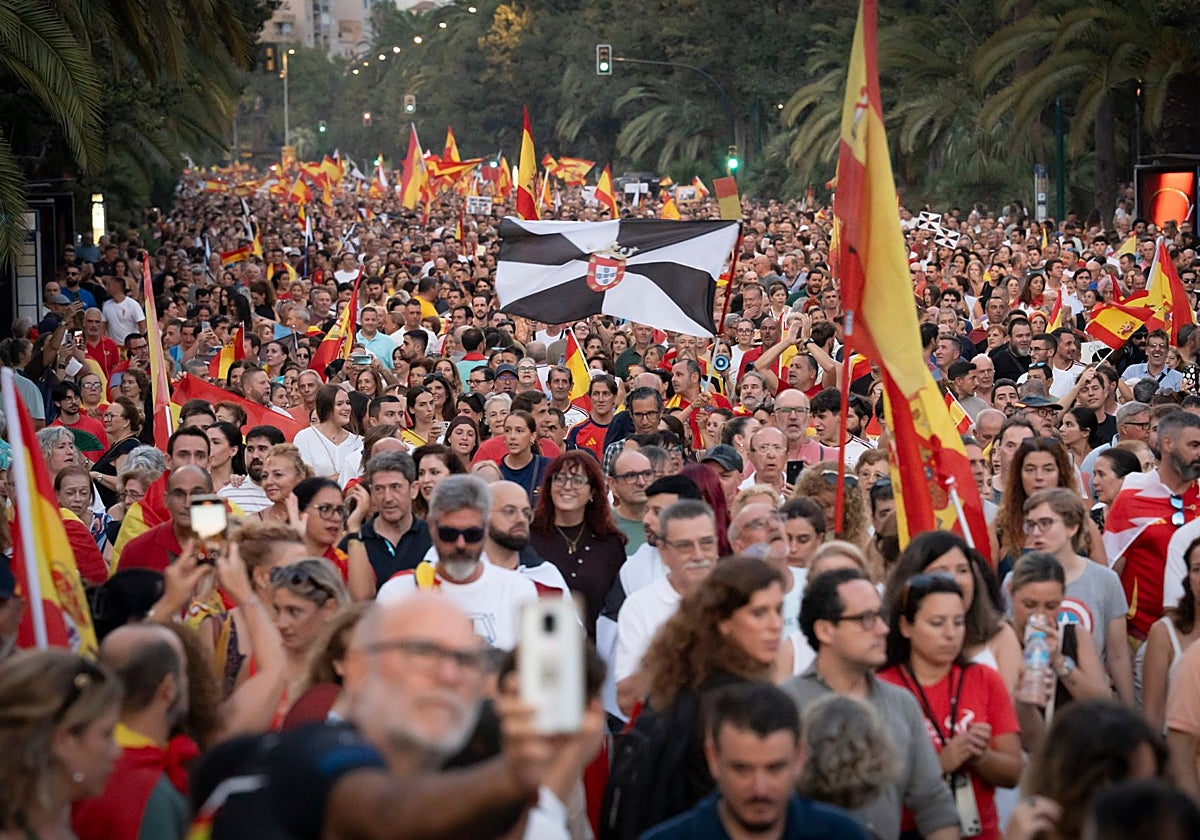 Málaga se vuelca en el apoyo a Ceuta con concentraciones multitudinarias en las principales ciudades