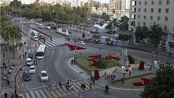 Un motorista resbala por la cera de las procesiones en Málaga y logra una indemnización de más de 6.000 euros