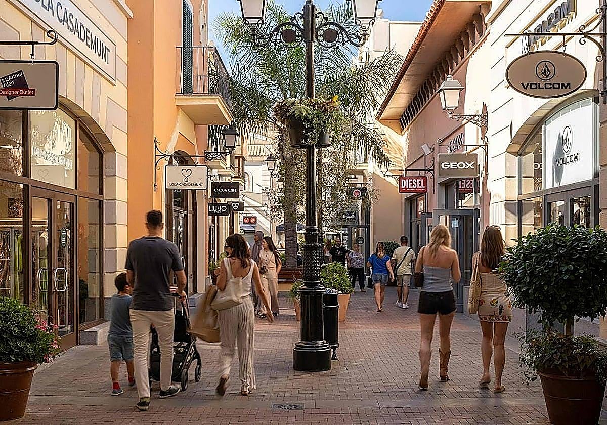 ¿Qué tiendas y centros comerciales abren este martes festivo, 8 de septiembre, en Málaga?