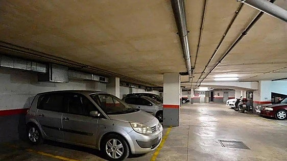 La justicia avala que se prohíba en una comunidad de Málaga el uso del garaje como trastero: no está para almacenar bicis