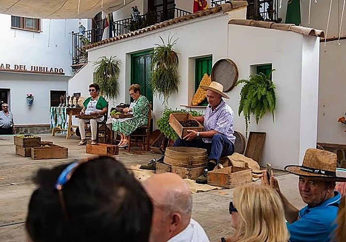 El Borge repartirá 5.000 kilos de uvas y 1.000 litros de vino en el XXIX Día de la Pasa este domingo