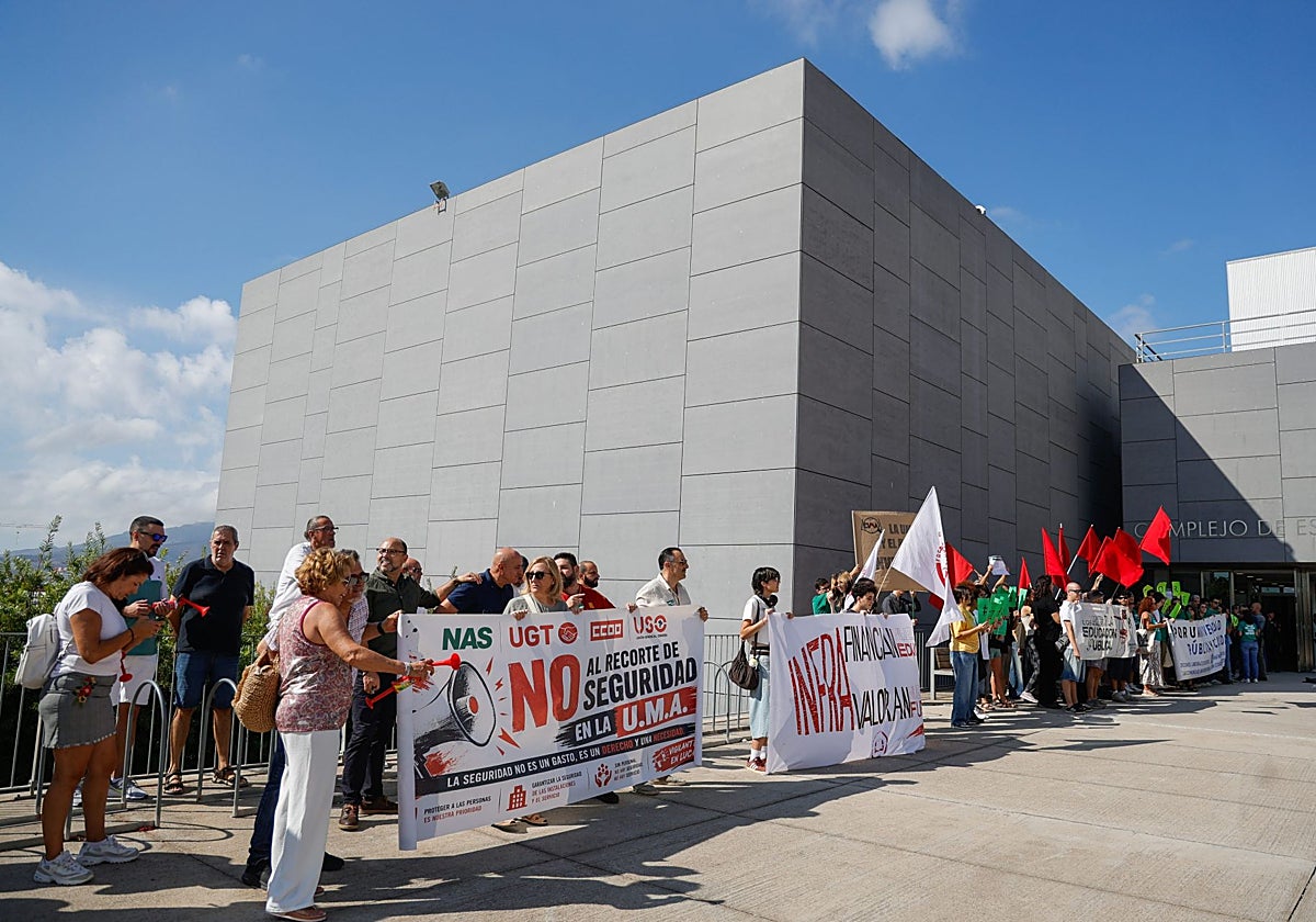 Las protestas por los «recortes» y la «precariedad» en la UMA irrumpen en el acto de inauguración del curso académico