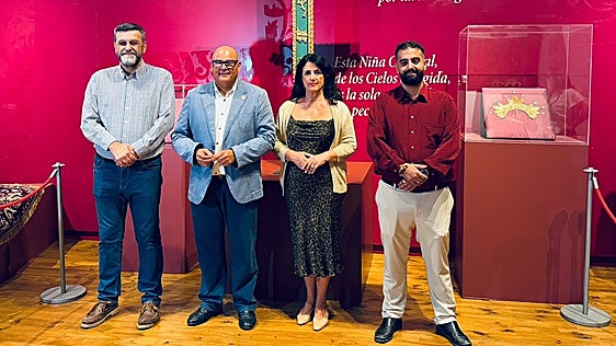 Vélez-Málaga expone piezas cofrades que sobrevivieron a la destrucción de 1936 en Santa María