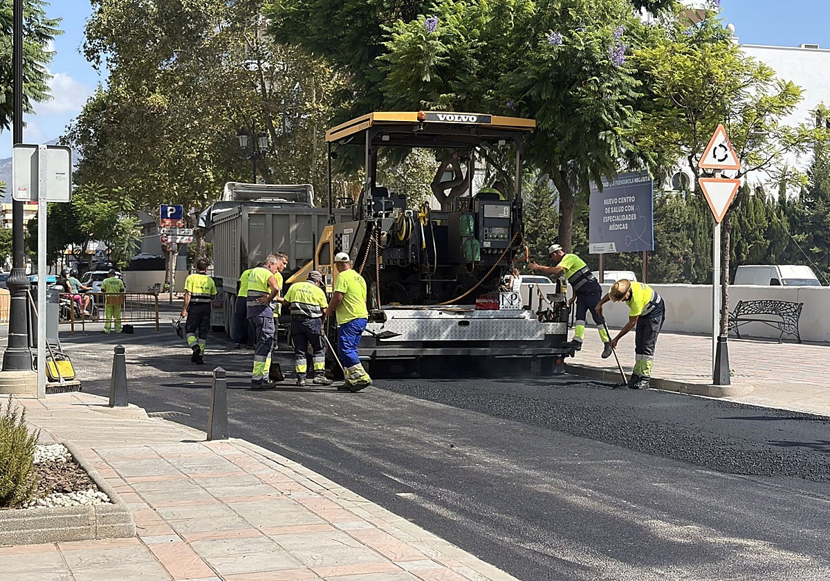 Fuengirola arranca su Plan de Asfalto, en el que invertirá 677.000 euros en 2,1 kilómetros de calles