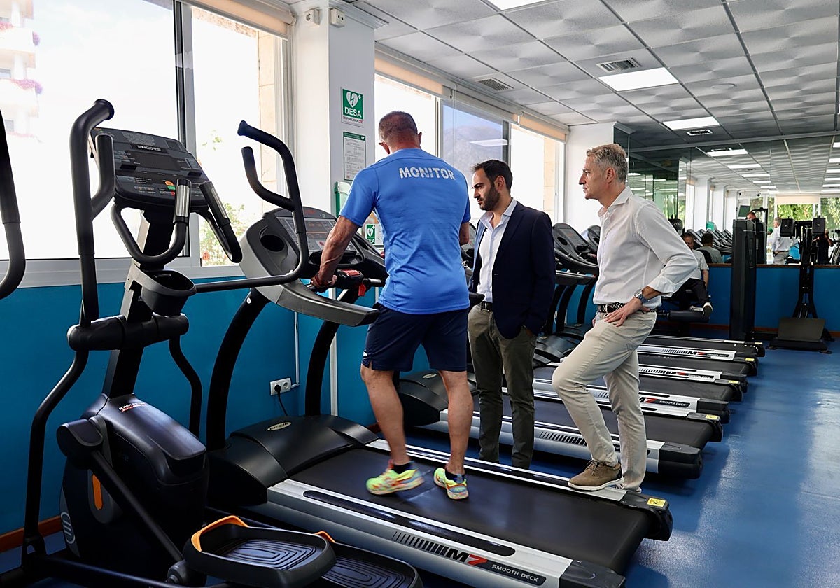 Marbella renueva el equipamiento del gimnasio Rafael Vera con diez máquinas de última generación
