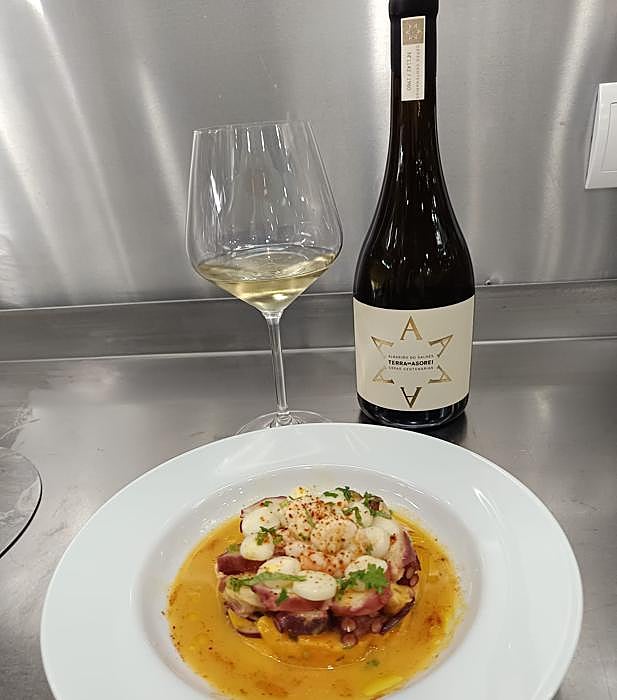 Ceviche de Pulpo con Tartar de Mango.