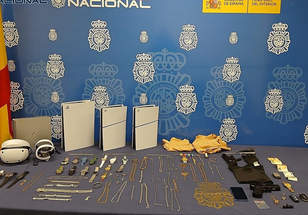 Cuatro detenidos por robos con fuerza en viviendas en Málaga con el método «impresioning»