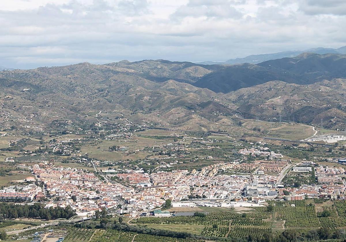 Cinco menores y dos adultos, heridos en una colisión entre tres vehículos en Cártama