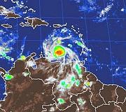 El huracán 'Félix' gana potencia en su aproximación a Jamaica