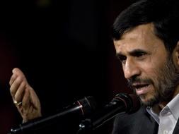 El presidente iraní, Mahmud Ahmadineyad,durante uno de sus discursos. / REUTERS