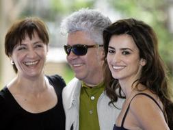 Almodóvar presenta el rodaje de 'Los abrazos rotos', un «drama con tintes muy negros»
