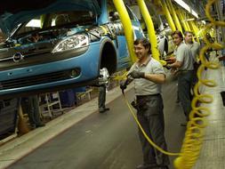 Ford suprimirá 1.300 empleos y General Motors otros 600 en sus factorías en España