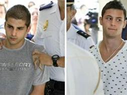 Miguel Carcaño (i), asesino confeso de Marta del Castillo, y su amigo y presunto cómplice, Samuel, a su llegada a la audiencia. / Efe
