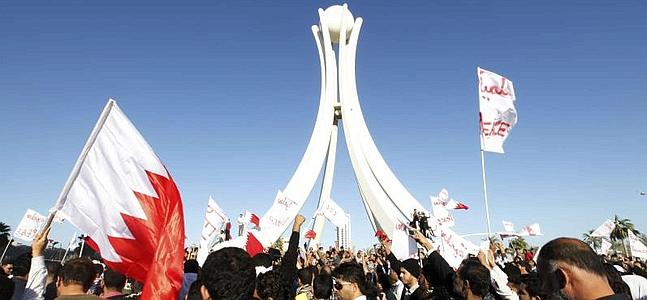 Miles de manifestantes bahreiníes vuelven a tomar «pacíficamente» la plaza de La Perla de Manana