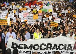 Miles de 'indignados' piden un cambio político y social en 50 ciudades
