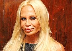 La diseñadora Donatella Versace. / Andrew H. Walker (Afp)