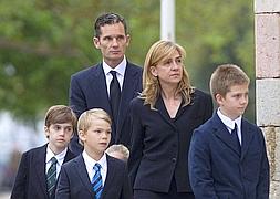 Los duques de Palma asisten al funeral. / Efe