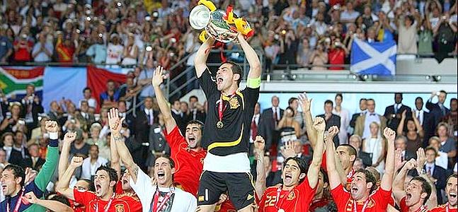 España celebra la victoria en la Eurocopa de 2008. / Archivo