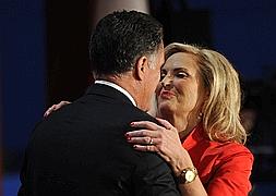 Mitt Romney y su esposa. / Robyn Beck (Afp)