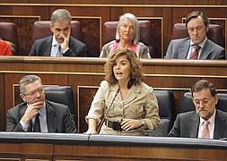 La vicepresidenta del Gobierno, Soraya Sáenz de Santamaría. / Emilio Naranjo (Efe)