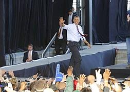Obama saluda durante el acto de campaña. / Efe | Atlas