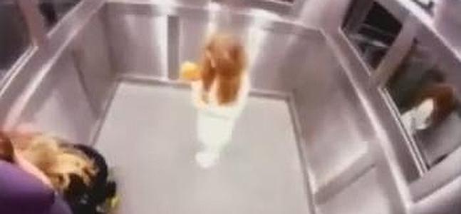 La niña fantasma del ascensor arrasa en la red