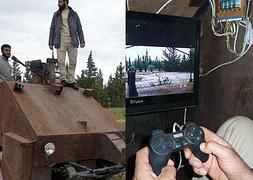 Un tanque casero controlado con un mando de PlayStation