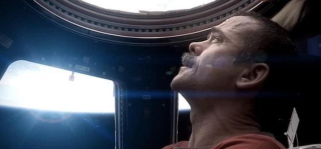 Chris Hadfield, durante el videoclip. / ASC-CSA.GC.CA