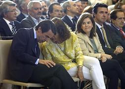 José María Aznar junto a Ana Botella; Soraya Saénz de Santamaría y José Manuel Soria. / J. R. Ladra