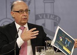 Cristobal Montoro, ministro de Hacienda y Administraciones Públicas. / Efe