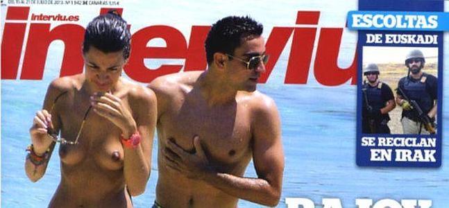 Xavi y Nuria: boda el sábado, topless el lunes