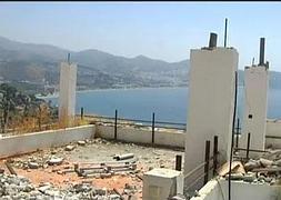 Imágenes del estado de los edificio tras el corrimiento de tierras / Vídeo: Atlas