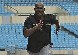 Ben Johnson, en Seúl durante una campaña de dopaje. / Yonhap (EFE)